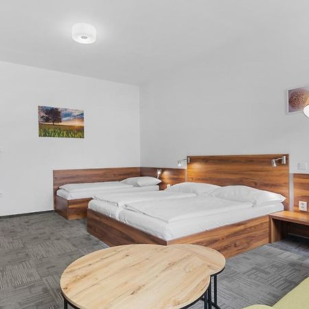 Penzion Na Namesti Dvůr Králové nad Labem Dış mekan fotoğraf