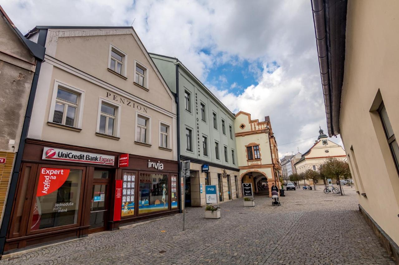 Penzion Na Namesti Dvůr Králové nad Labem Dış mekan fotoğraf