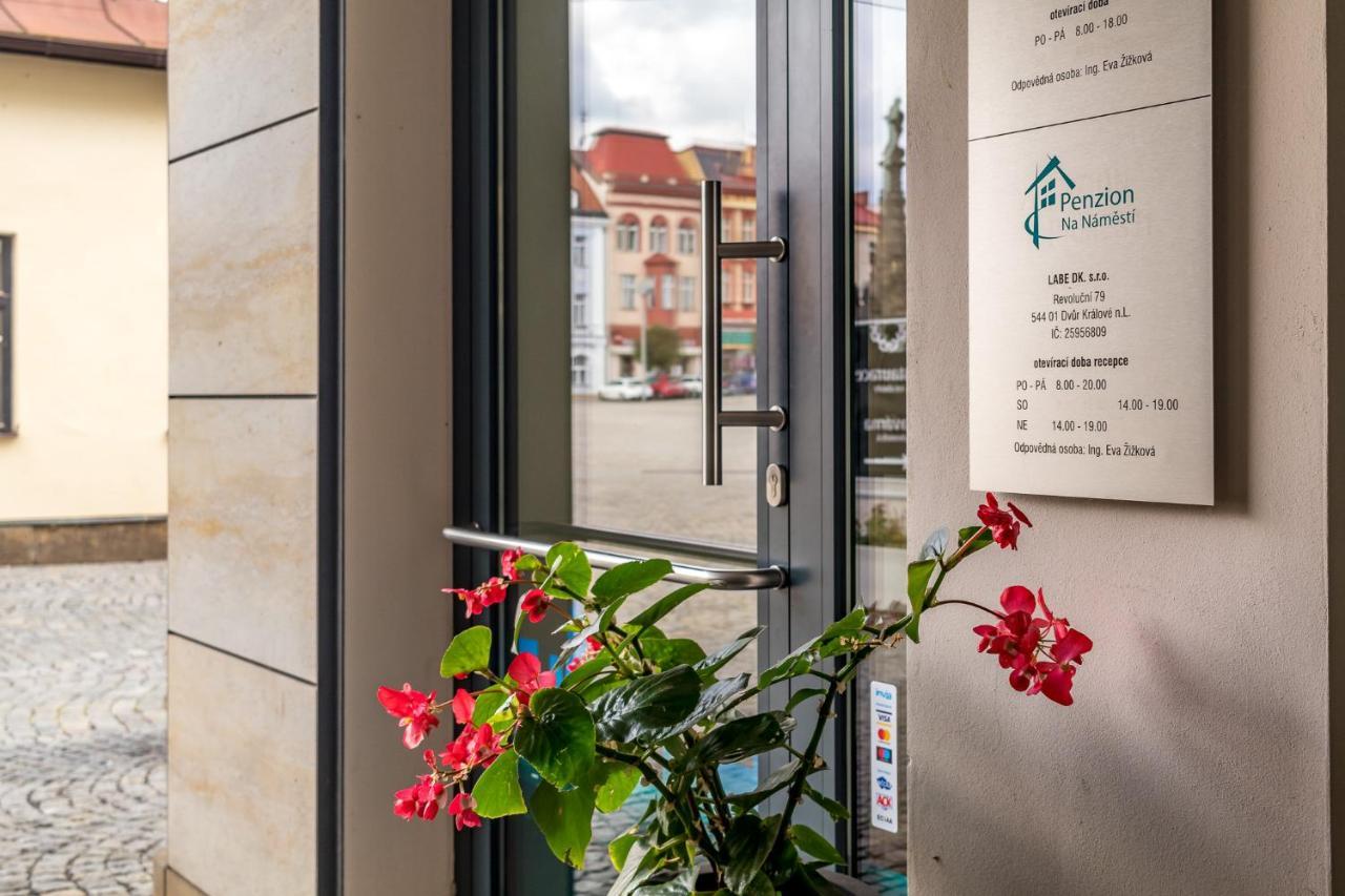 Penzion Na Namesti Dvůr Králové nad Labem Dış mekan fotoğraf