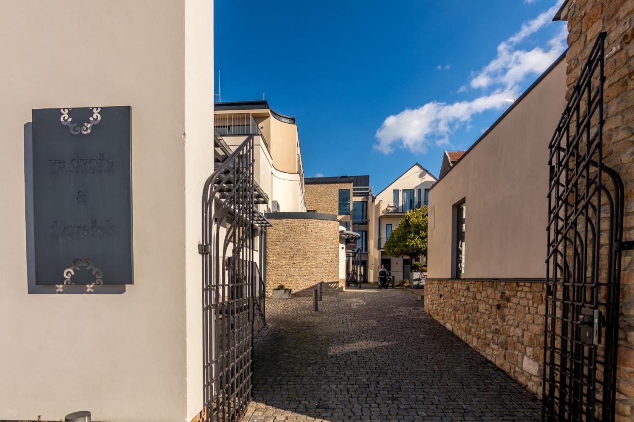 Penzion Na Namesti Dvůr Králové nad Labem Dış mekan fotoğraf